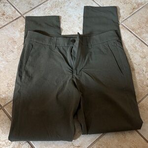 Lululemon Men's Commission Olive Green Pants Sz 28. 31” inseam